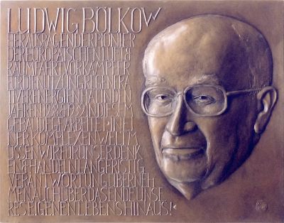 Gedenkschrift Ludwig Bölkow (Bronze, 50 x 40 cm, 1999)
