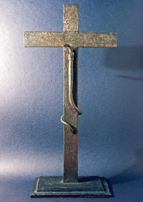 CRVX I (COR-PVS) (Bronze mit eingegossenem Nagel, h 19 cm, 1991)